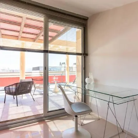Centrally Located Flat With Sea View Terrasse Apartmán *