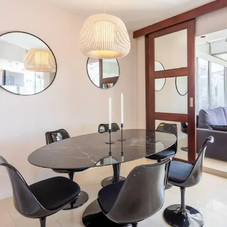 Centrally Located Flat With Sea View Terrasse * Канны